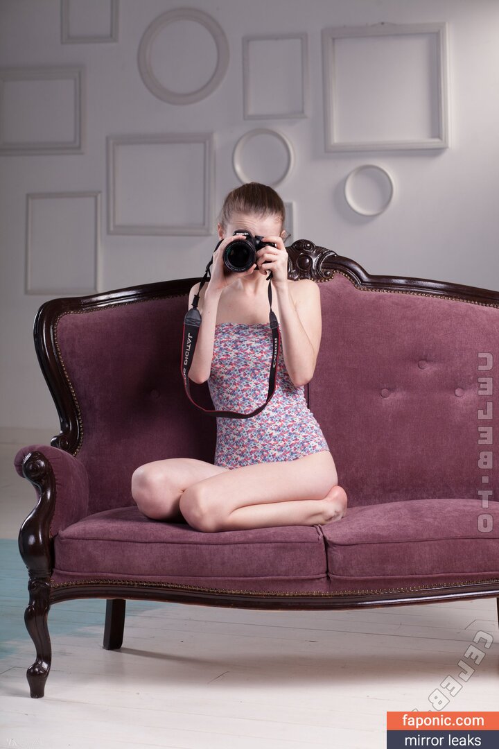 Emily Bloom, emilybloomshow, theemilybloom Сливы ню OnlyFans/Patreon Фото #5448