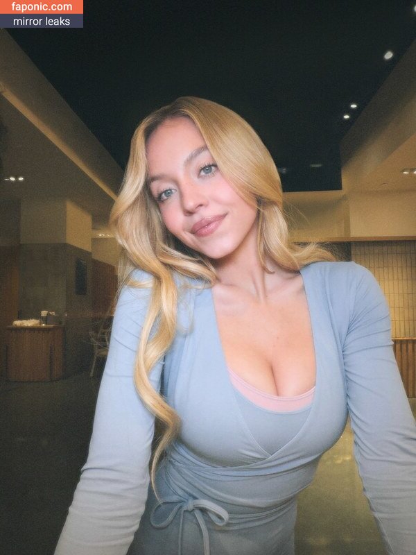 Sydney Sweeney, gal_gadot, https:, sydney_sweeney Сливы ню OnlyFans Фото #178