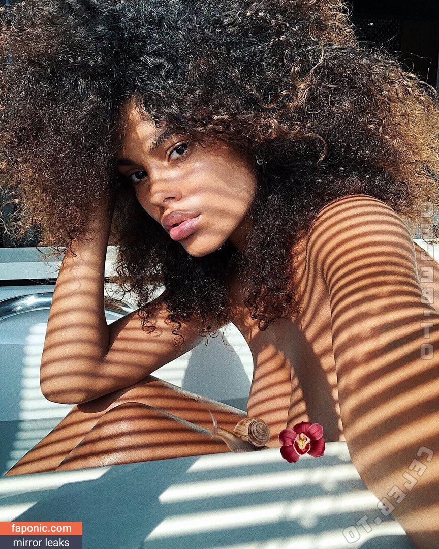 Tina Kunakey, tinakworld, tinariccia Сливы ню  Фото #21