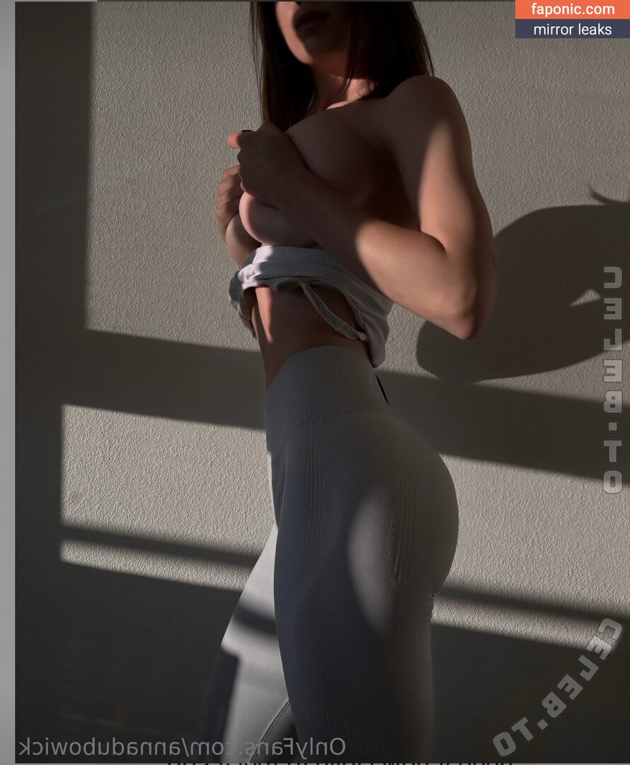Anna Dubowick, annadubowick Сливы ню OnlyFans Фото #3