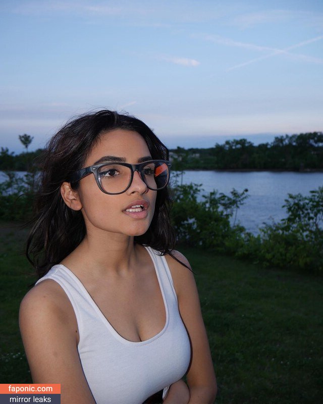 Farha Khalidi, Farhakhalidi Сливы ню OnlyFans Фото #19