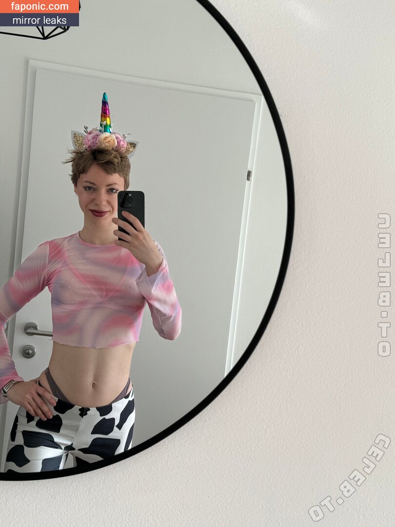 Die Militante Veganerin, Die Wilde Veganerin, diewildeveganerin Сливы ню OnlyFans Фото #147