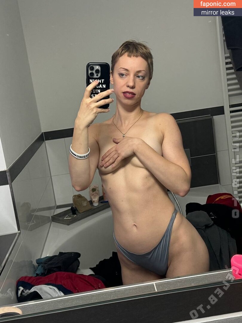 Die Militante Veganerin, Die Wilde Veganerin, diewildeveganerin Сливы ню OnlyFans Фото #208