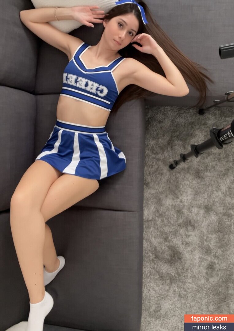 Ainhoa, ainhoa.sweet, ainhoabb4, mi_miau Сливы ню OnlyFans Фото #1