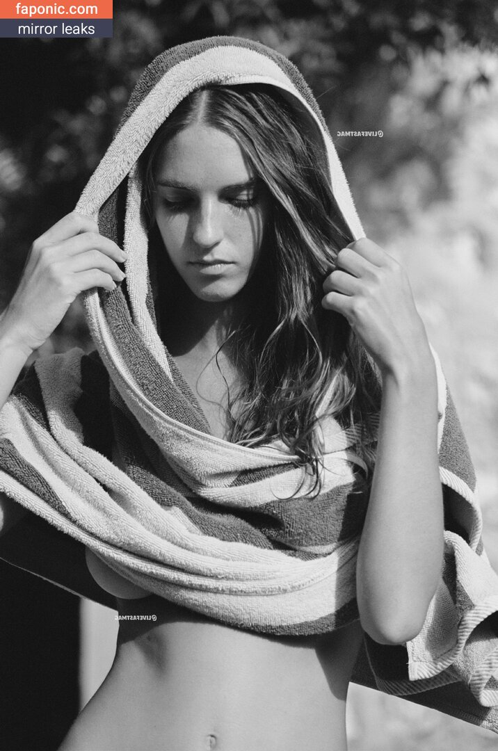 Emily Feld, emily.feld Сливы ню OnlyFans Фото #2990