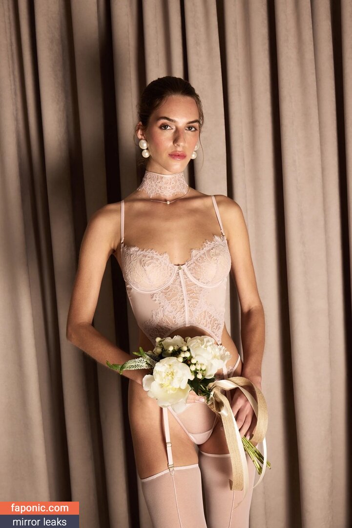 Emily Feld, emily.feld Сливы ню OnlyFans Фото #3417