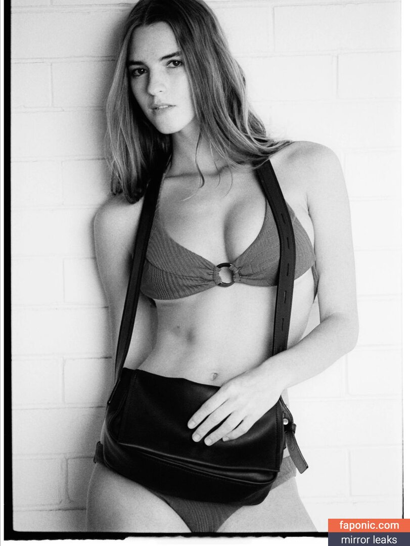 Emily Feld, emily.feld, fanpage_emily_feld Сливы ню OnlyFans Фото #3765