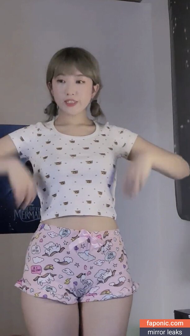 Heeheemoon, moon_nyang_, xailormoon Сливы ню OnlyFans Фото #117
