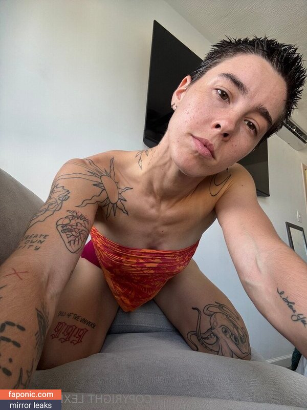 Lexiepeterss, sexylexie Сливы ню OnlyFans Фото #6