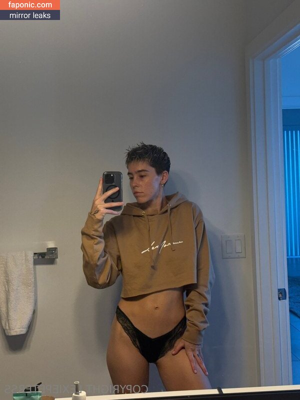 Lexiepeterss, sexylexie Сливы ню OnlyFans Фото #8