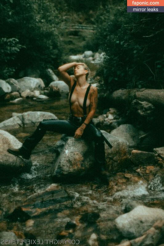 Lexiepeterss, sexylexie Сливы ню OnlyFans Фото #12