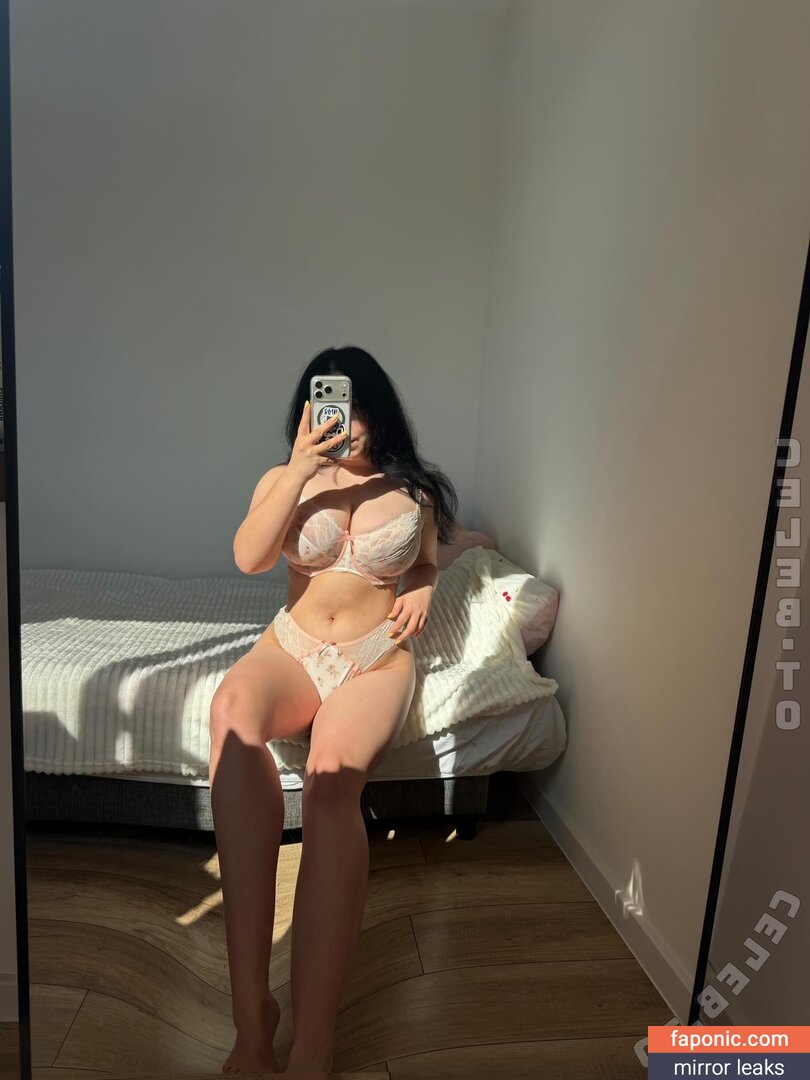 Miniloonaa, mini.loona Сливы ню OnlyFans Фото #104