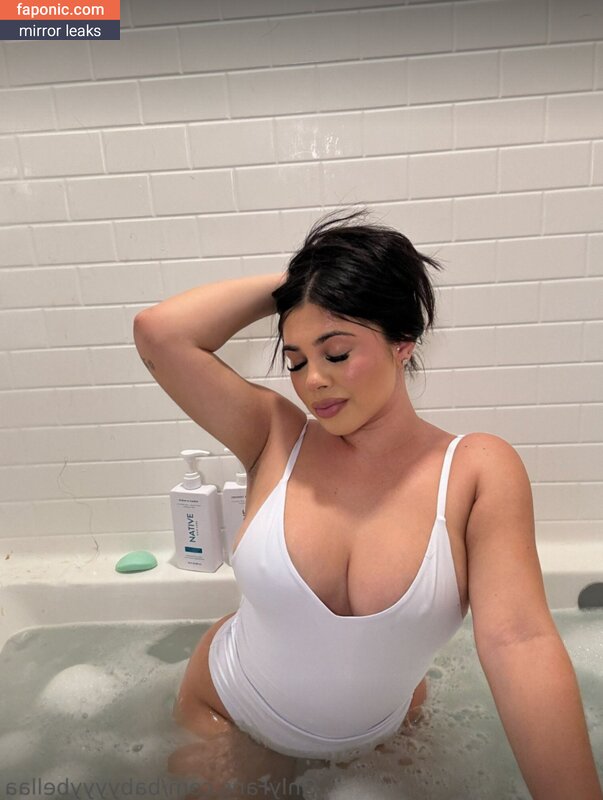 Bella Retamosa, babyyyybellaa, bellaretamosa Сливы ню OnlyFans Фото #33