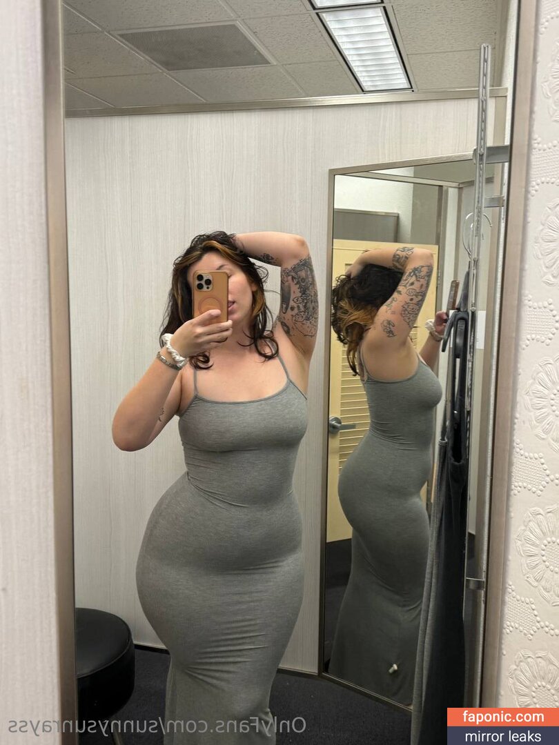 sunnysunrayss Сливы ню OnlyFans Фото #1