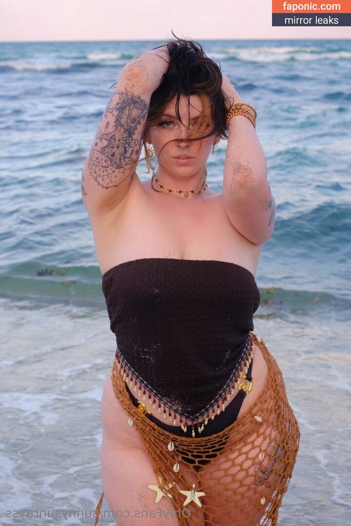 sunnysunrayss Сливы ню OnlyFans Фото #9