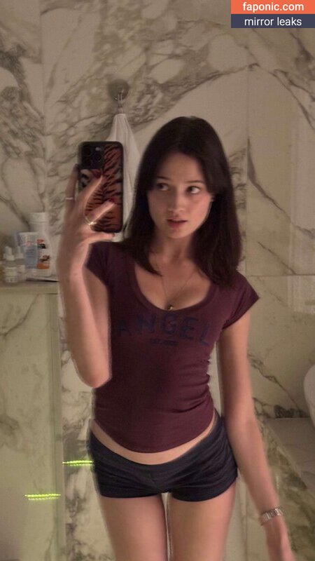 caitlinerinoneill, heyitsapril Сливы ню OnlyFans Фото #10