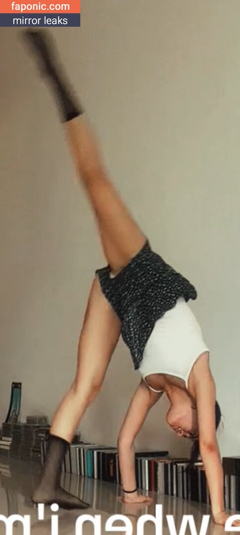 aangelarrochista, mrs_arockstar Сливы ню OnlyFans Фото #214